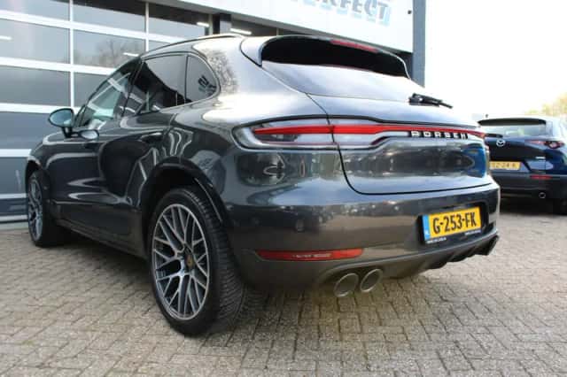 Porsche Macan (2019) thumbnail 8