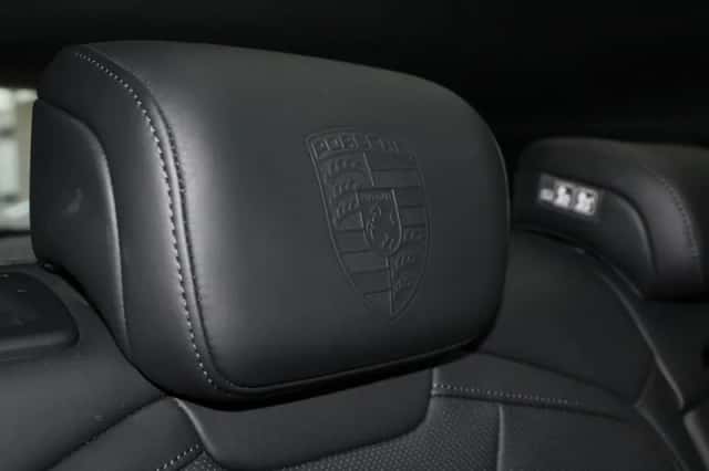 Porsche Taycan (2023) thumbnail 17