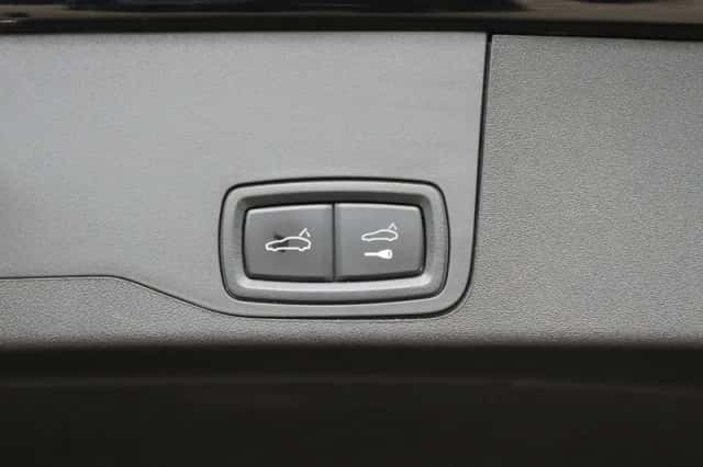 Porsche Taycan (2023) thumbnail 22
