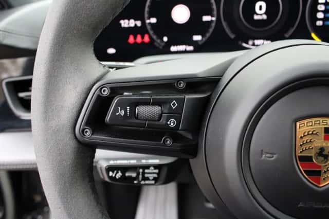 Porsche Taycan (2023) thumbnail 27