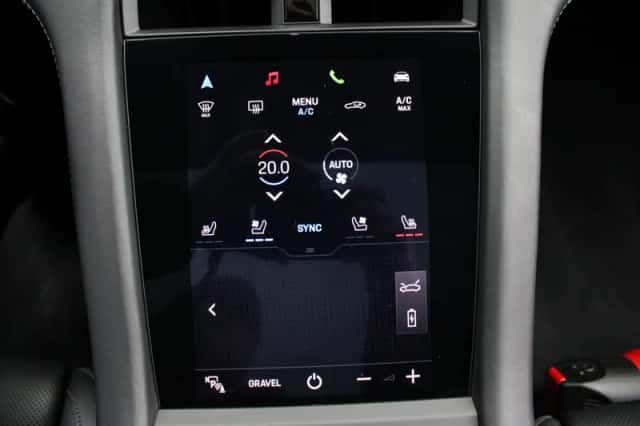 Porsche Taycan (2023) thumbnail 32
