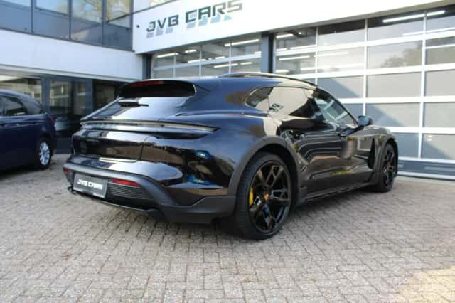 Porsche Taycan (2023) thumbnail 7