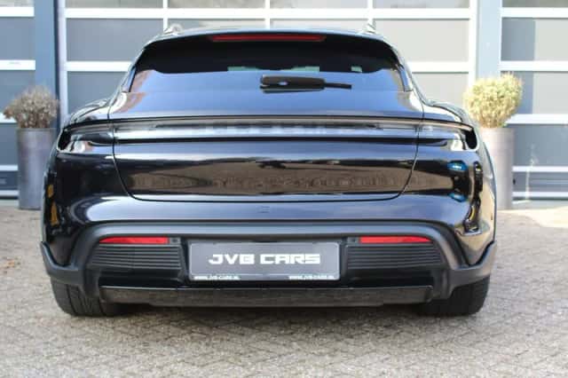 Porsche Taycan (2023) thumbnail 8