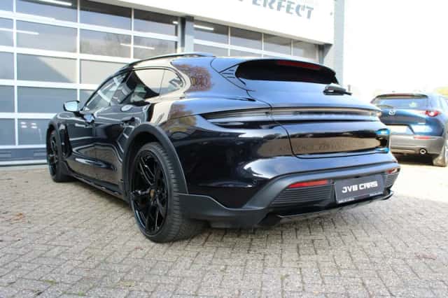 Porsche Taycan (2023) thumbnail 9