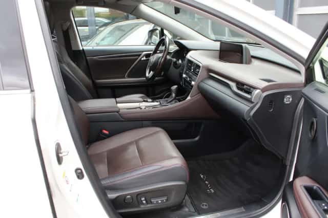 Lexus RX (2017) thumbnail 12