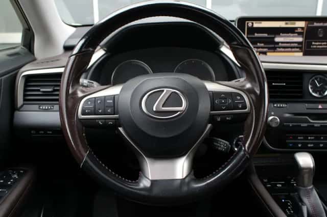 Lexus RX (2017) thumbnail 22