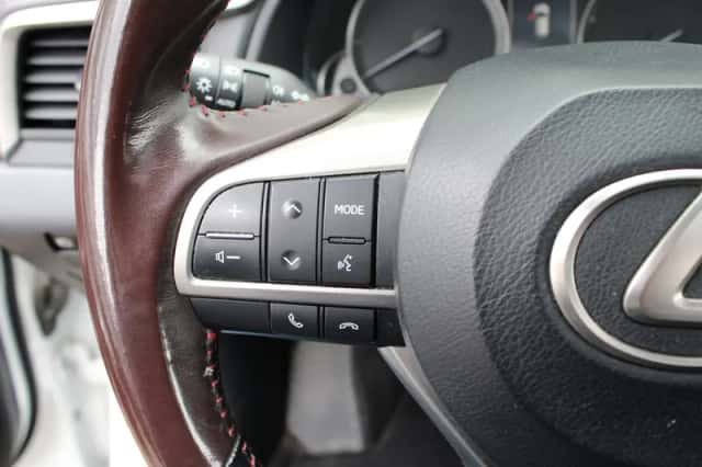 Lexus RX (2017) thumbnail 23