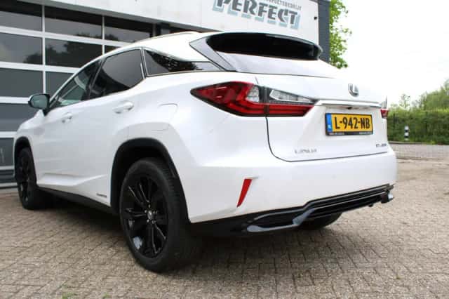 Lexus RX (2017) thumbnail 9