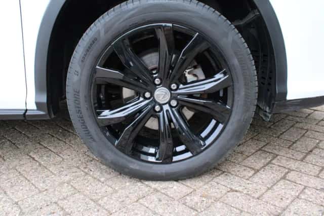 Lexus RX (2017) thumbnail 10
