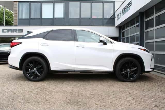 Lexus RX (2017) thumbnail 5