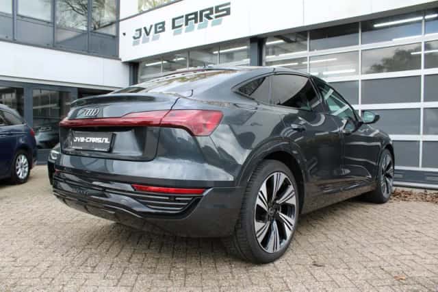 Audi Q8 (2023) thumbnail 7