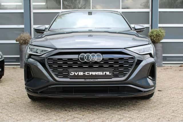 Audi Q8 (2023) thumbnail 4
