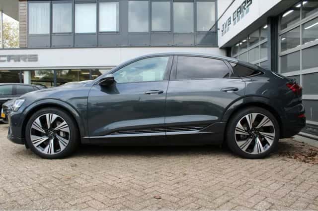 Audi Q8 (2023) thumbnail 5