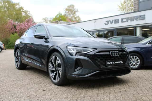 Audi Q8 (2023) thumbnail 6