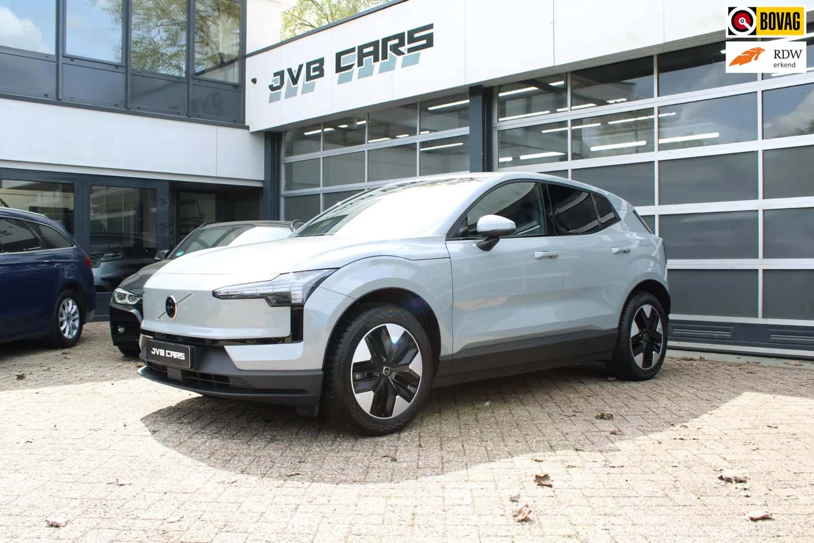 Volvo EX30 (2025) — foto 1