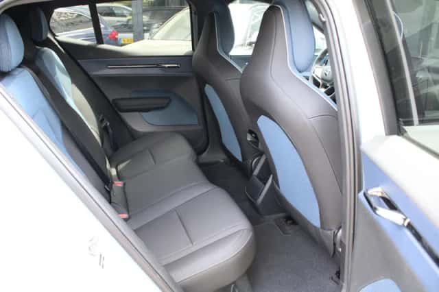 Volvo EX30 (2025) thumbnail 12