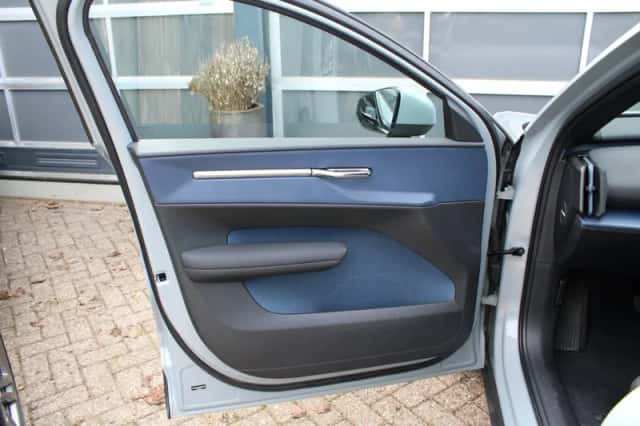Volvo EX30 (2025) thumbnail 16