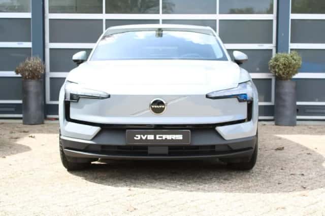 Volvo EX30 (2025) thumbnail 3