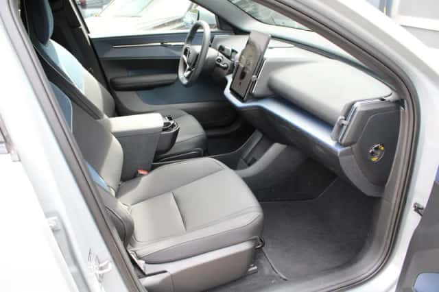 Volvo EX30 (2025) thumbnail 10