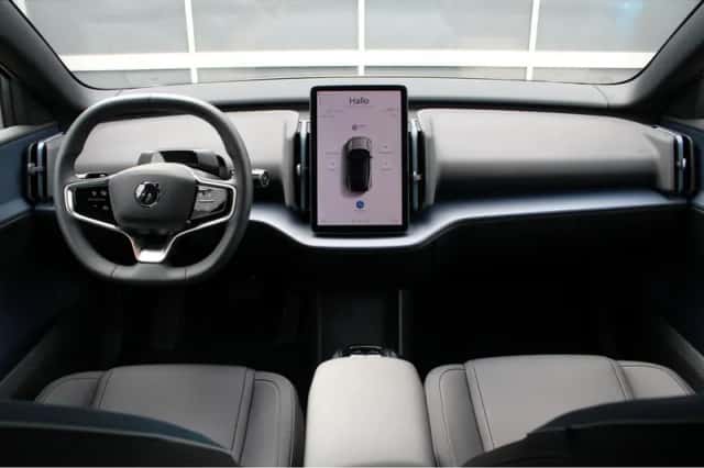 Volvo EX30 (2025) thumbnail 3