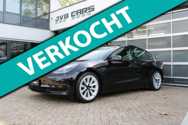 Tesla Model 3 (2021) thumbnail 1