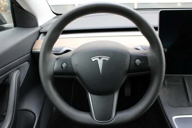 Tesla Model 3 (2021) thumbnail 17