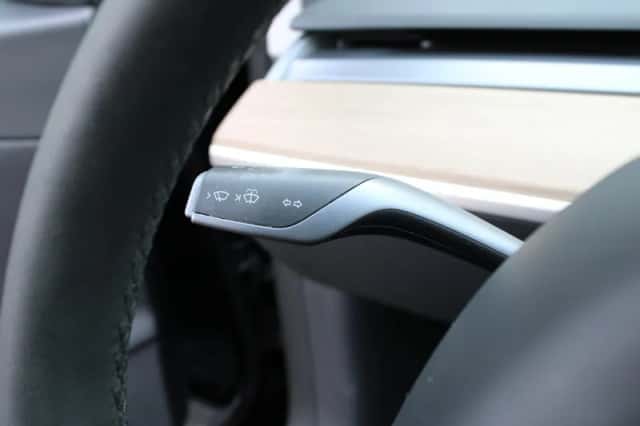 Tesla Model 3 (2021) thumbnail 18