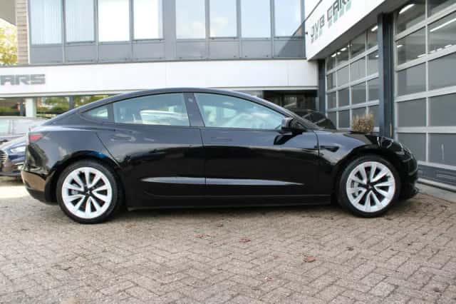Tesla Model 3 (2021) thumbnail 6