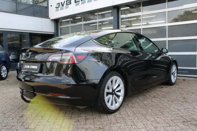 Tesla Model 3 (2021) thumbnail 7