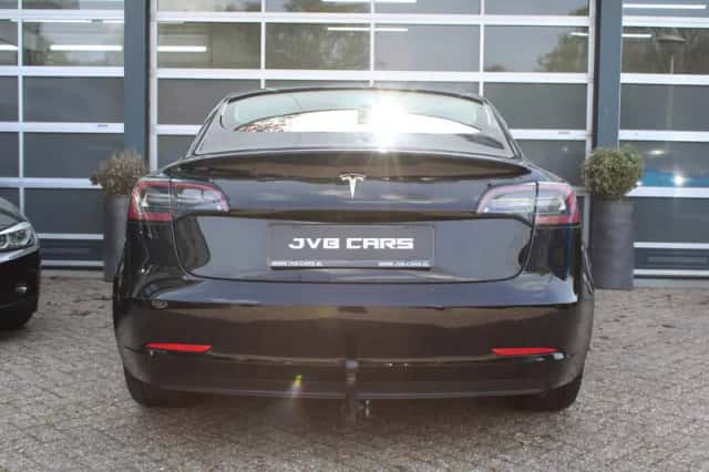 Tesla Model 3 (2021) thumbnail 8