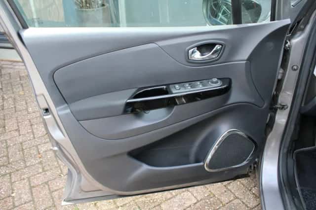 Renault Captur (2013) thumbnail 15