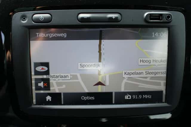 Renault Captur (2013) thumbnail 23