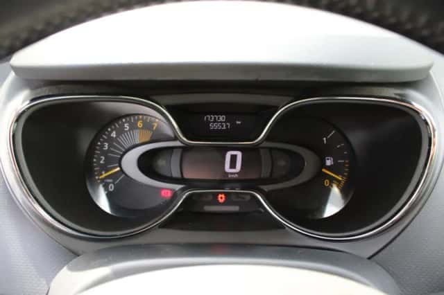 Renault Captur (2013) thumbnail 24