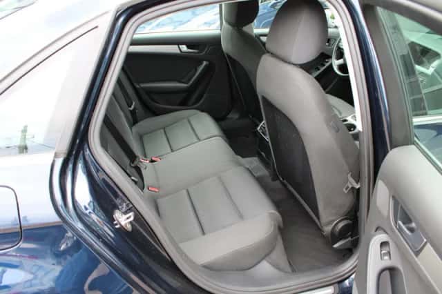 Audi A4 (2010) thumbnail 11