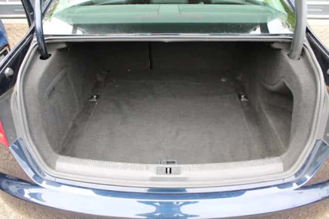Audi A4 (2010) thumbnail 14