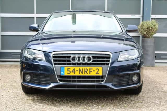 Audi A4 (2010) thumbnail 3