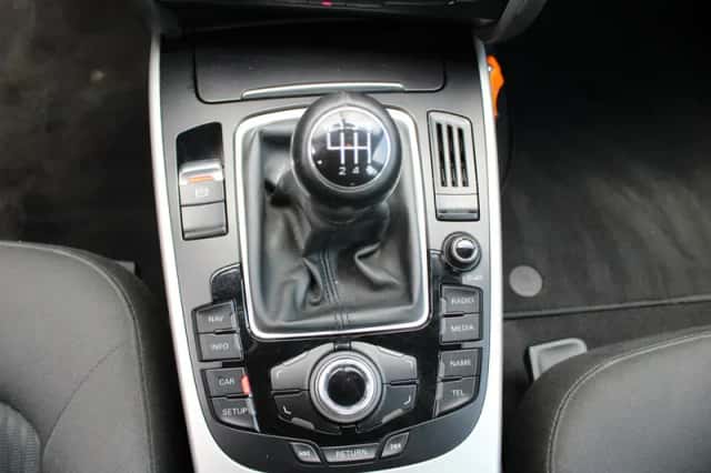 Audi A4 (2010) thumbnail 22