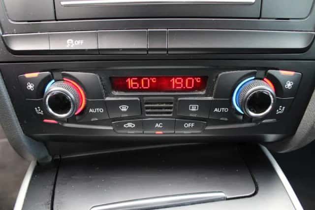 Audi A4 (2010) thumbnail 23