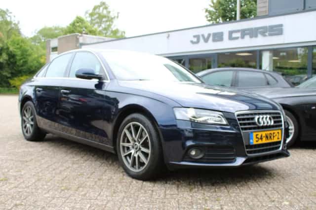 Audi A4 (2010) thumbnail 5