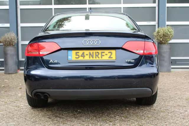 Audi A4 (2010) thumbnail 8