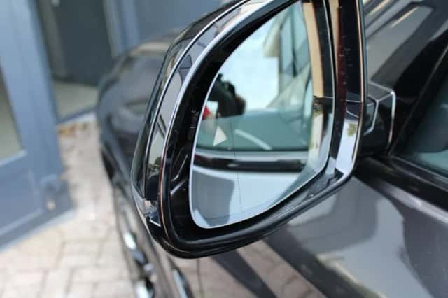 BMW iX3 (2024) thumbnail 12