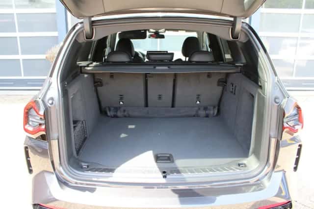 BMW iX3 (2024) thumbnail 18