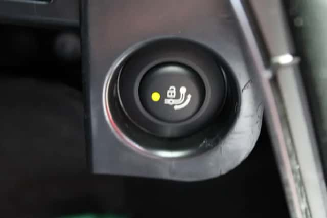 BMW iX3 (2024) thumbnail 20