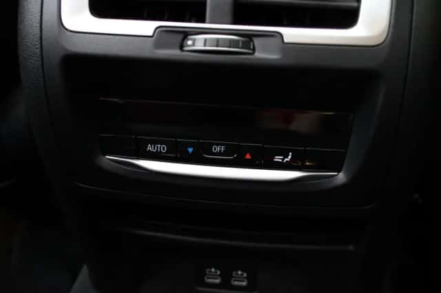 BMW iX3 (2024) thumbnail 27