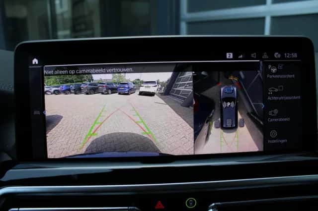 BMW iX3 (2024) thumbnail 39
