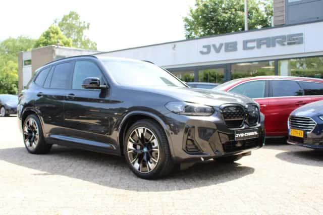 BMW iX3 (2024) thumbnail 5
