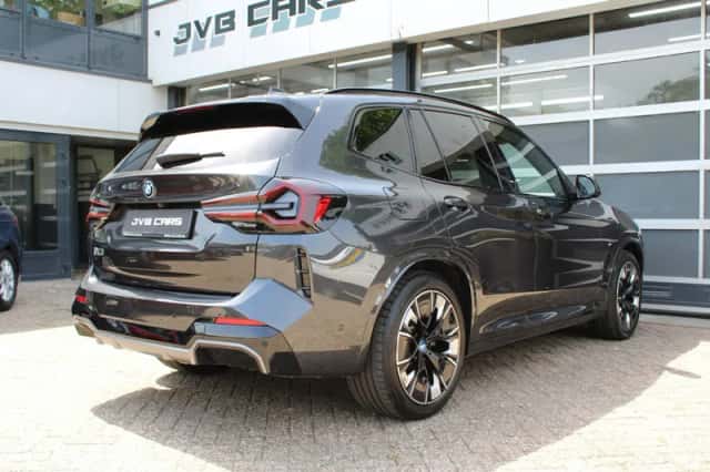 BMW iX3 (2024) thumbnail 7
