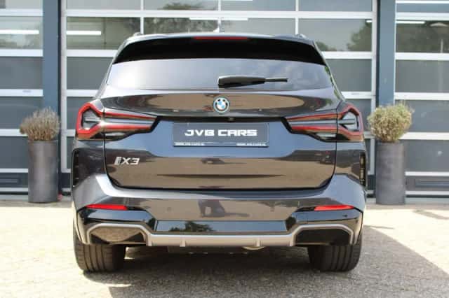 BMW iX3 (2024) thumbnail 8