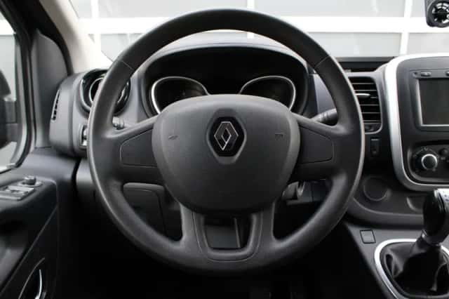 Renault Trafic (2020) thumbnail 15