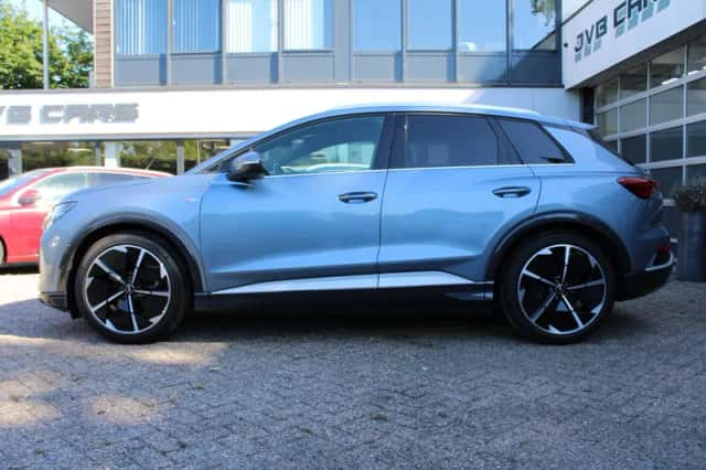 Audi Q4 (2022) thumbnail 3